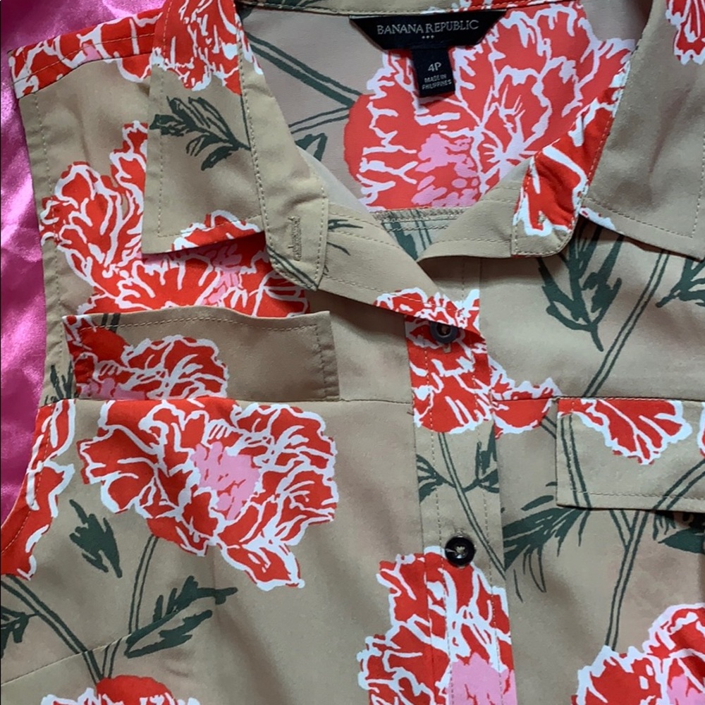Women’s Cute Tan Flowery Dress - Picture 3 of 7